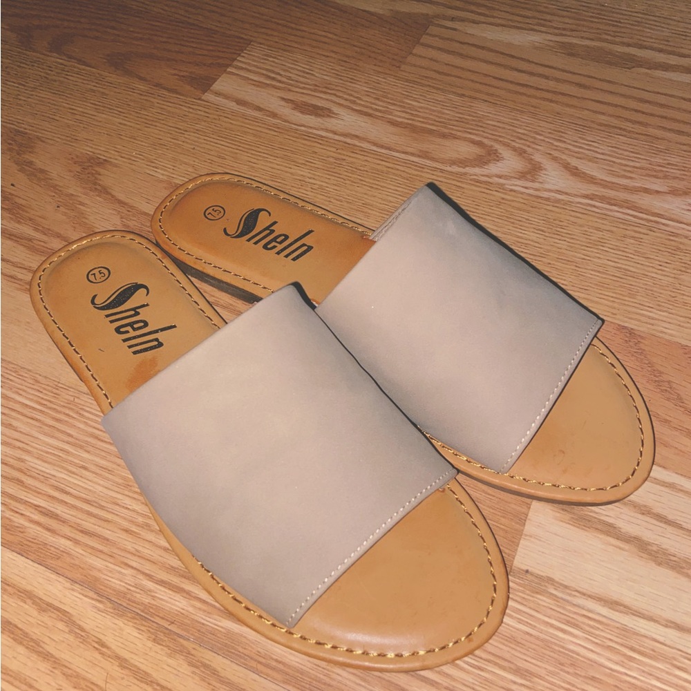 7.5 SHEIN sandals